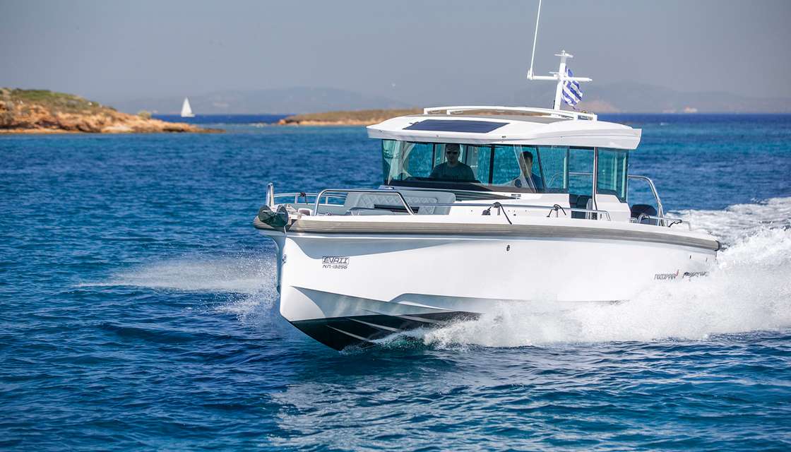 Axopar 37 XC Cross Cabin