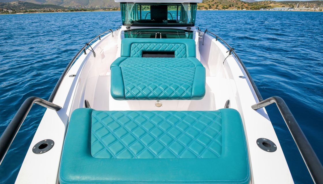 Axopar 37 XC Cross Cabin