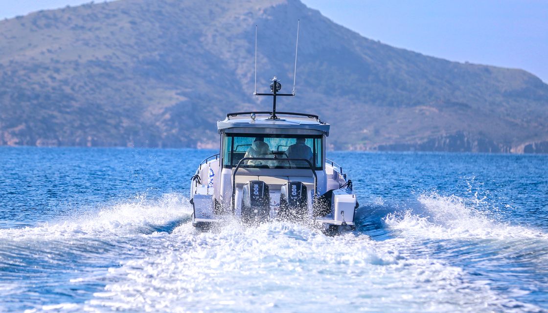 Axopar 37 XC Cross Cabin