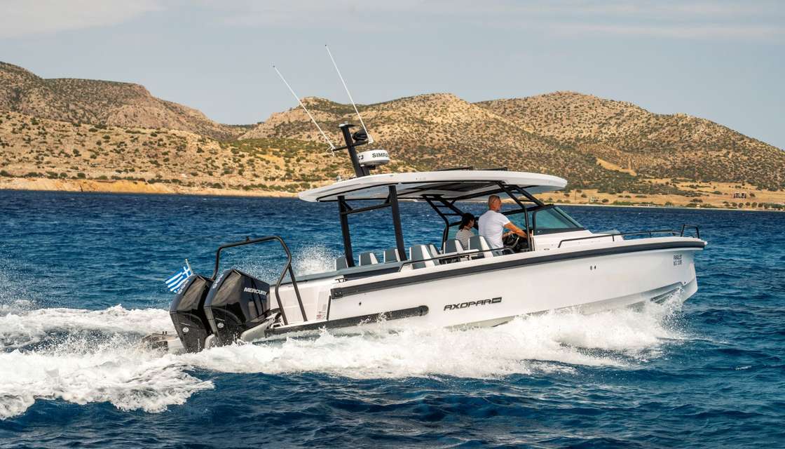 Axopar 37 XC Cross Cabin