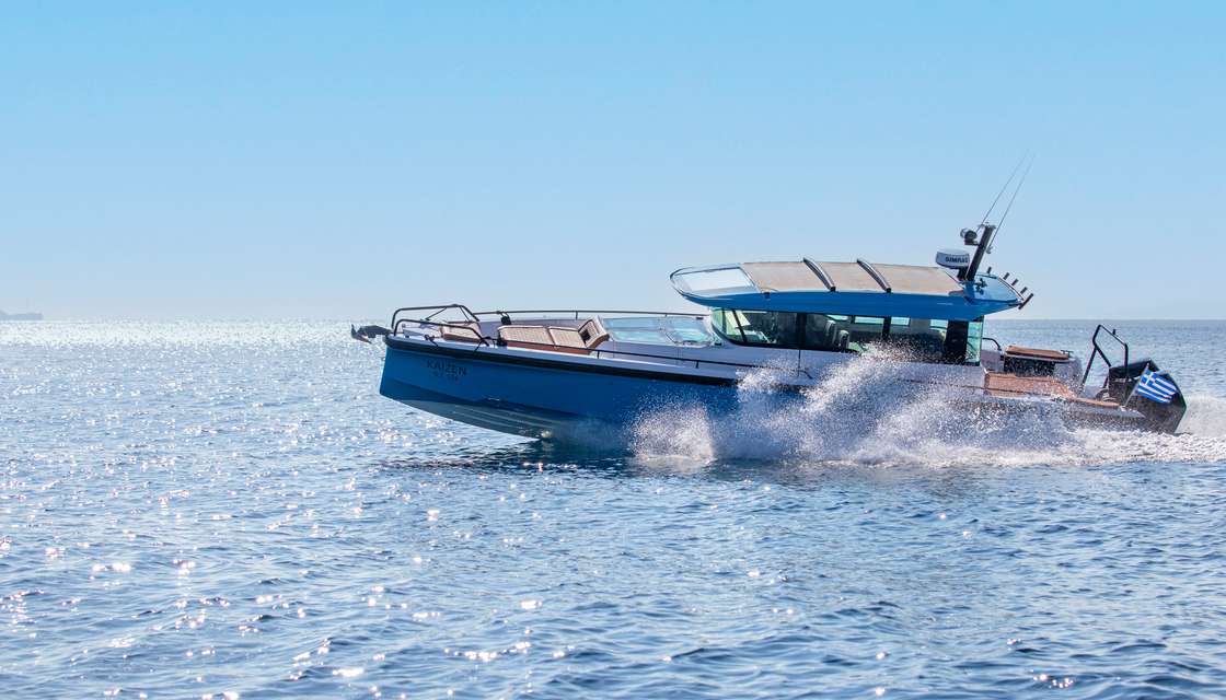 Axopar 37 XC Cross Cabin