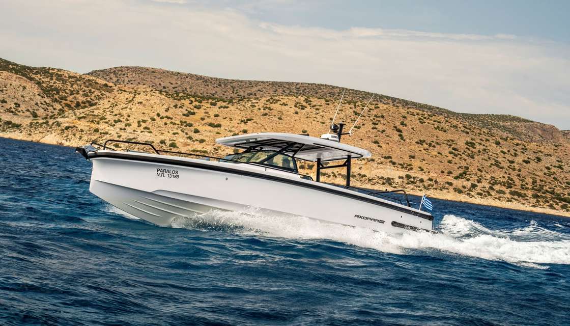 Axopar 37 XC Cross Cabin