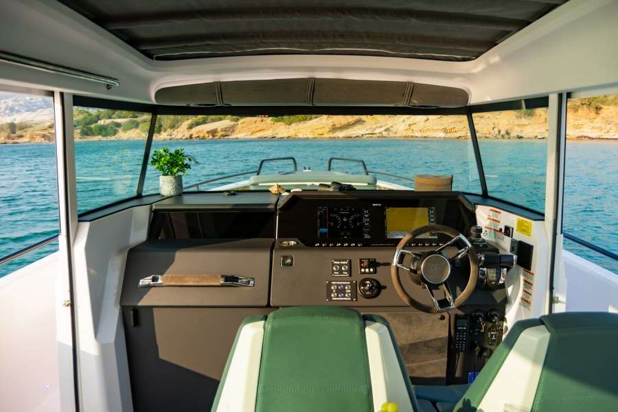 Axopar 37 XC Cross Cabin