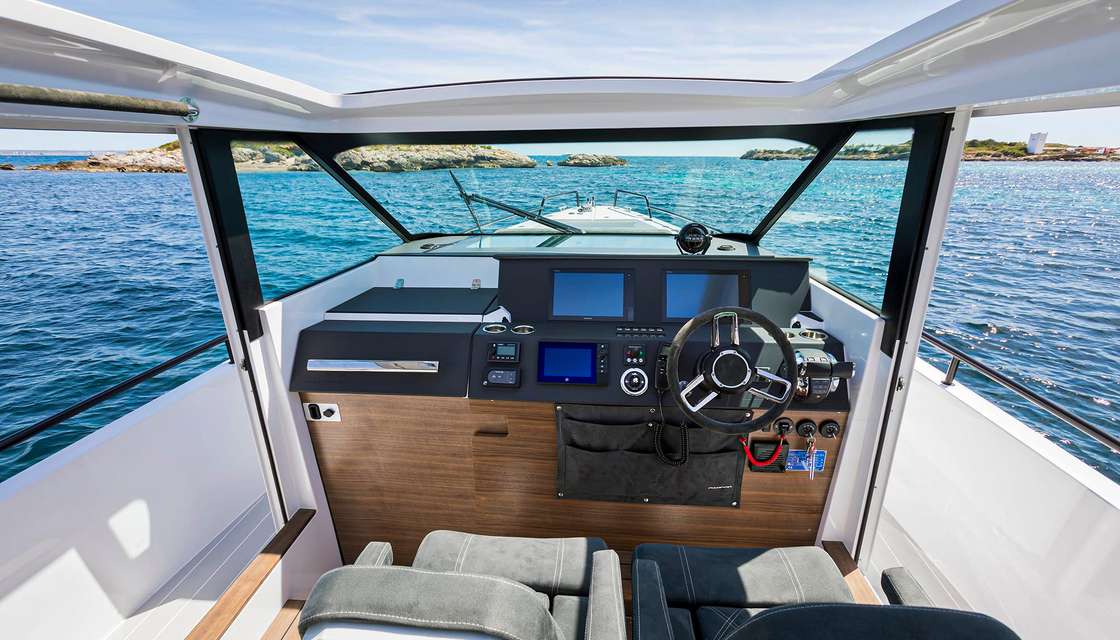 Axopar 37 XC Cross Cabin