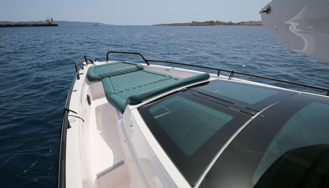 Axopar 37 XC Cross Cabin