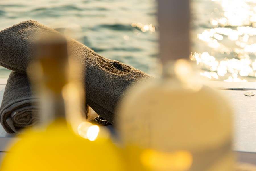 Axopar 37 XC Cross Cabin