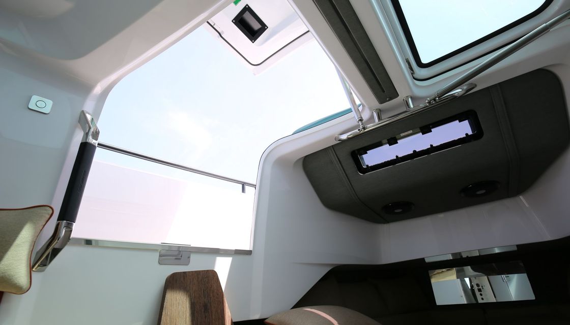 Axopar 37 XC Cross Cabin