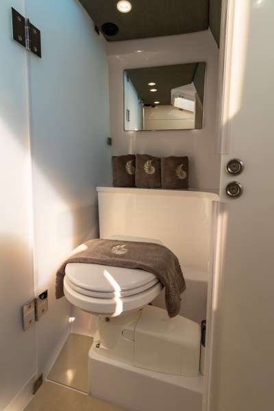 Axopar 37 XC Cross Cabin