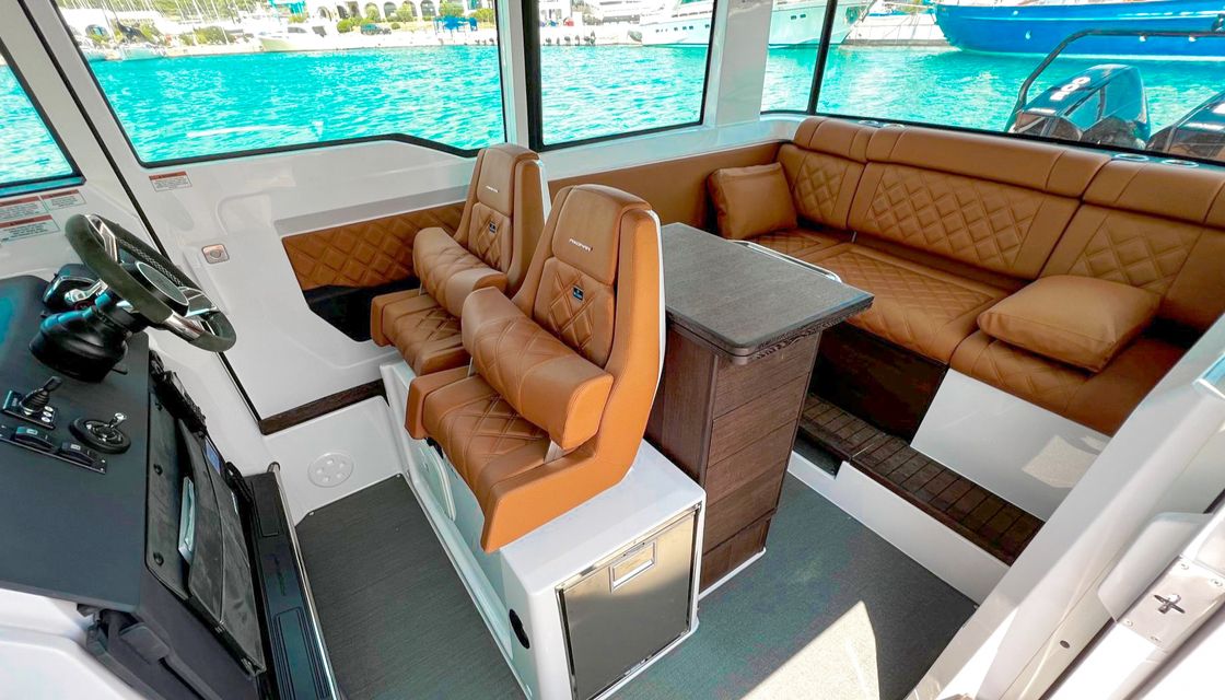 Axopar 37 XC Cross Cabin