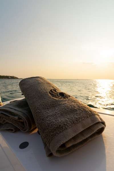 Axopar 37 XC Cross Cabin