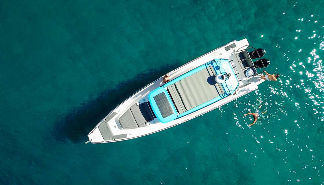 Axopar 37 XC Cross Cabin