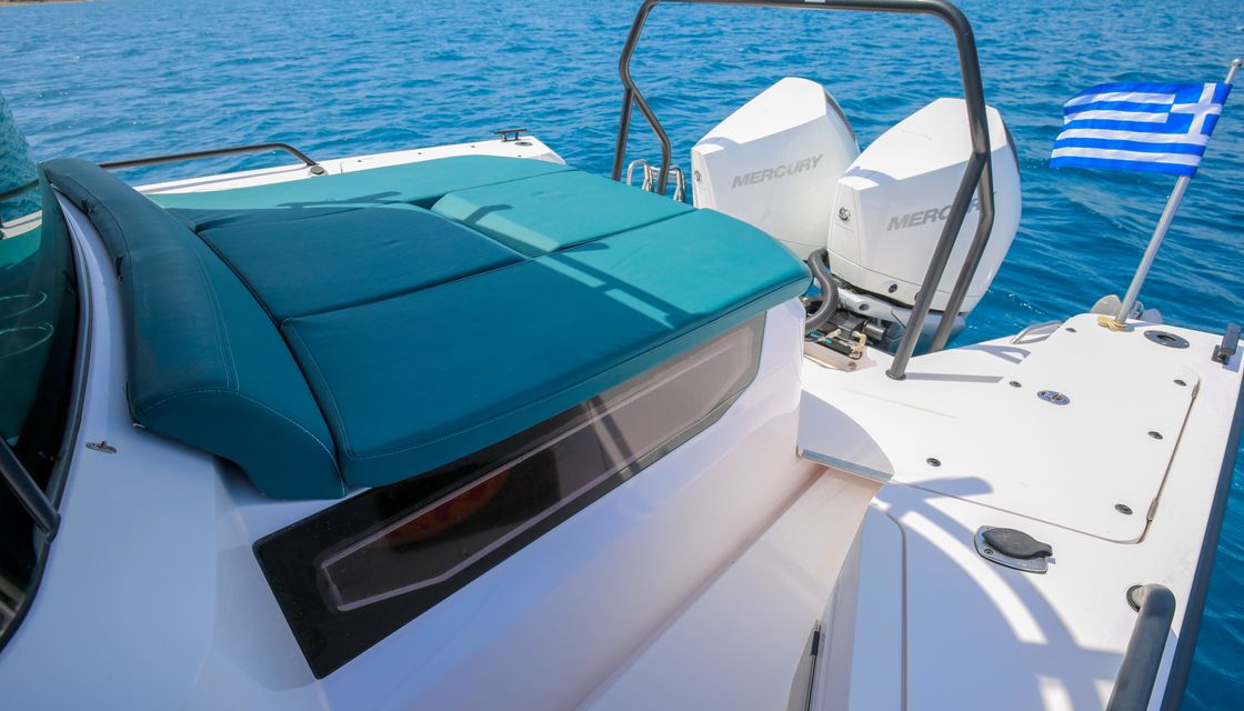 Axopar 37 XC Cross Cabin