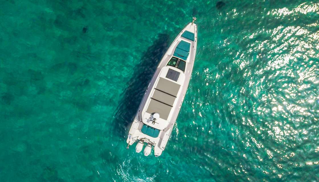 Axopar 37 XC Cross Cabin