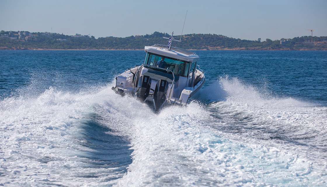 Axopar 37 XC Cross Cabin