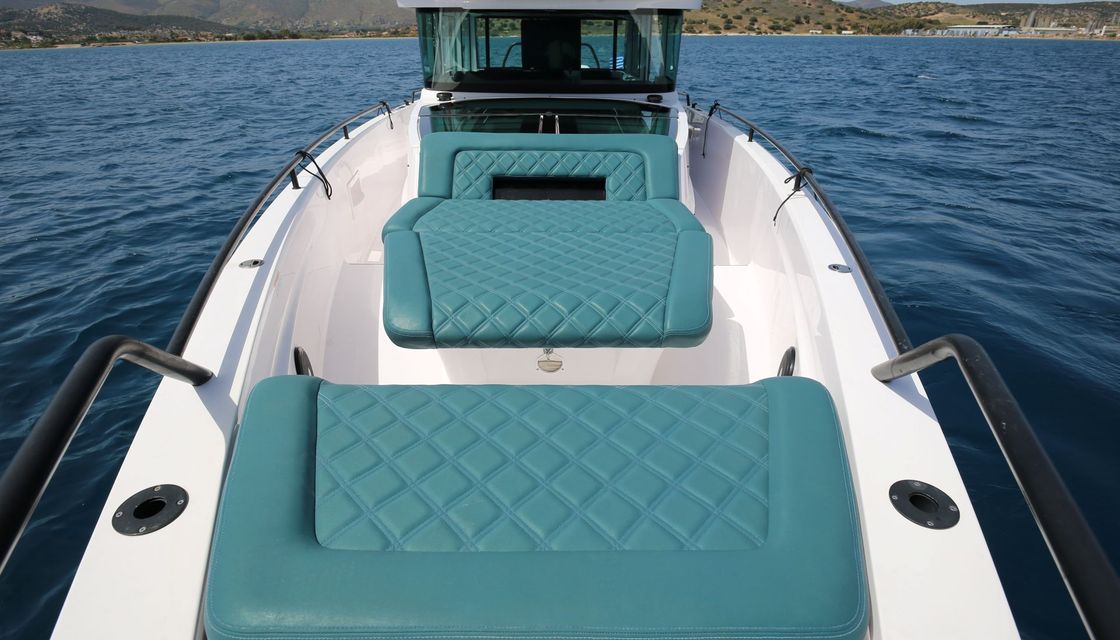 Axopar 37 XC Cross Cabin