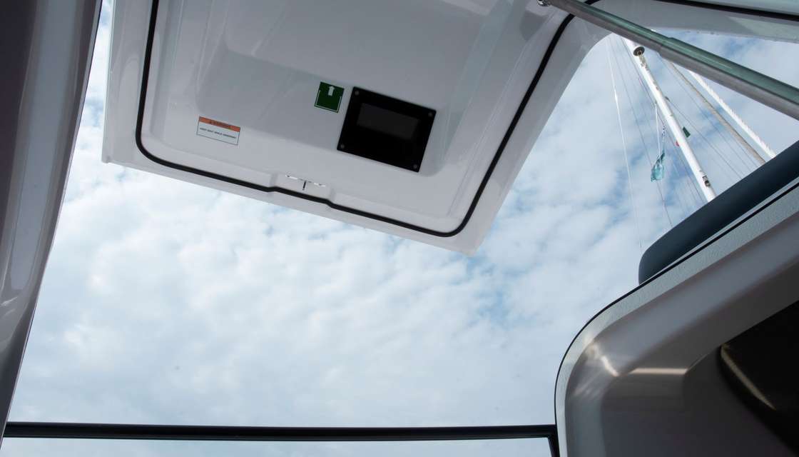 Axopar 37 XC Cross Cabin