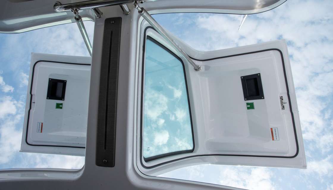 Axopar 37 XC Cross Cabin
