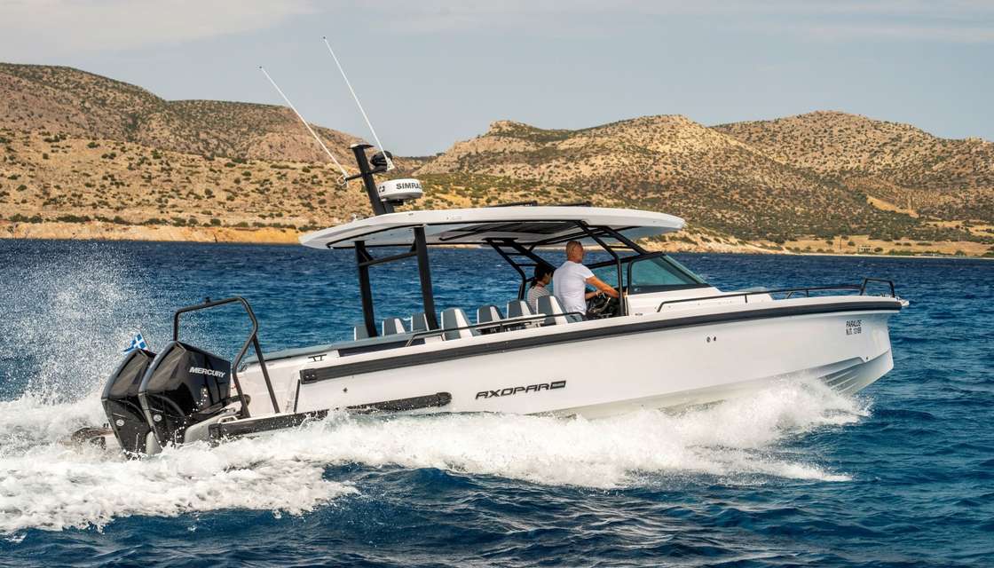 Axopar 37 XC Cross Cabin