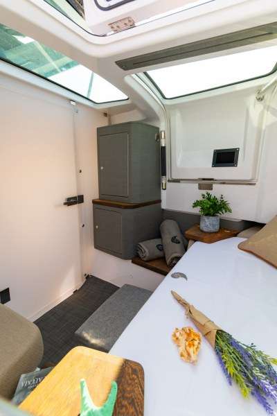 Axopar 37 XC Cross Cabin