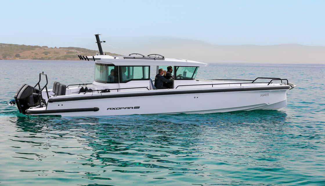 Axopar 37 XC Cross Cabin