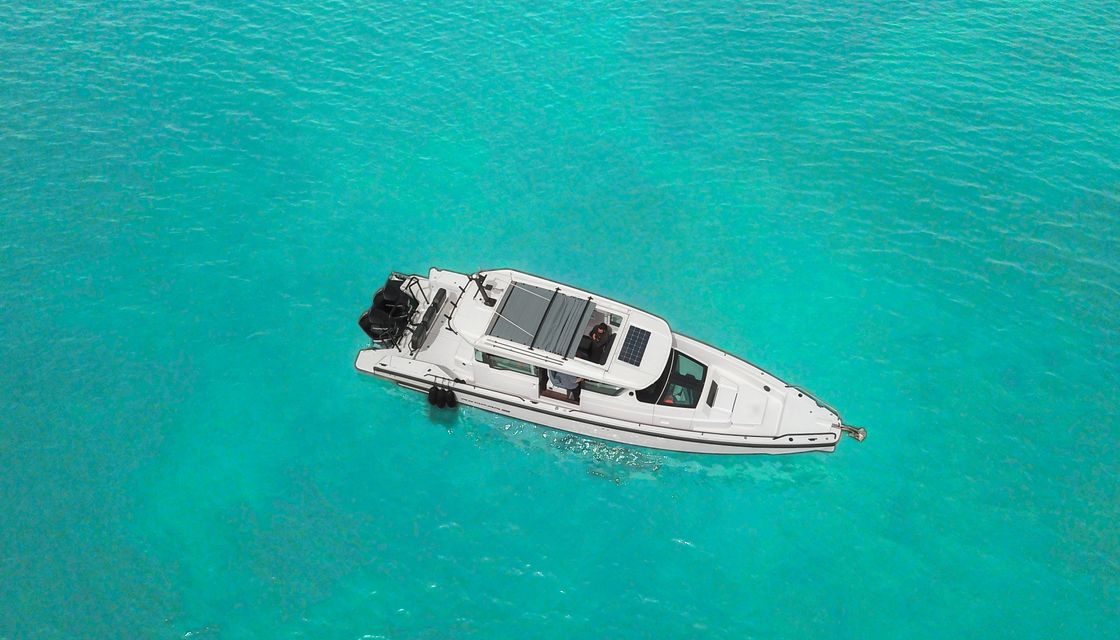 Axopar 37 XC Cross Cabin