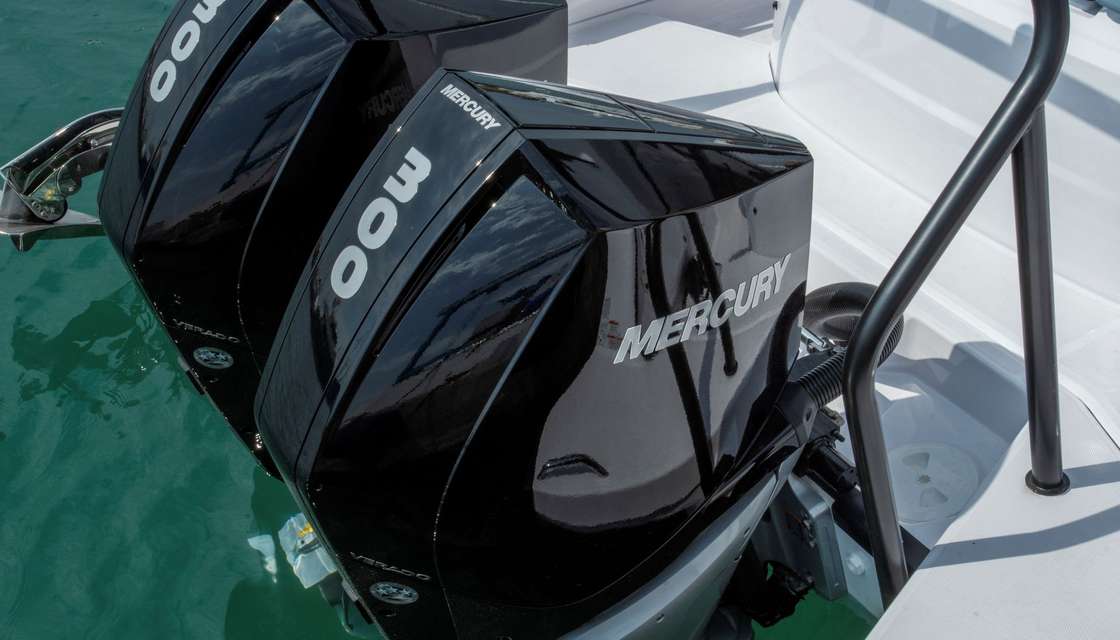 Axopar 37 XC Cross Cabin