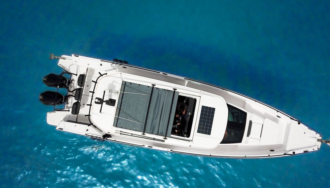 Axopar 37 XC Cross Cabin