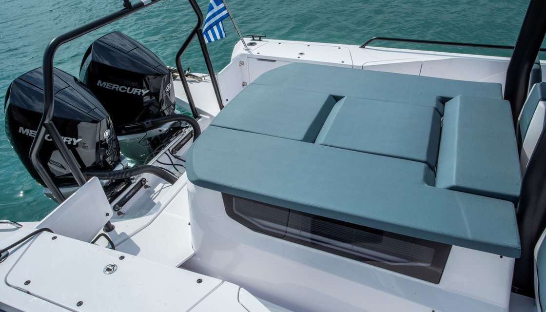 Axopar 37 XC Cross Cabin