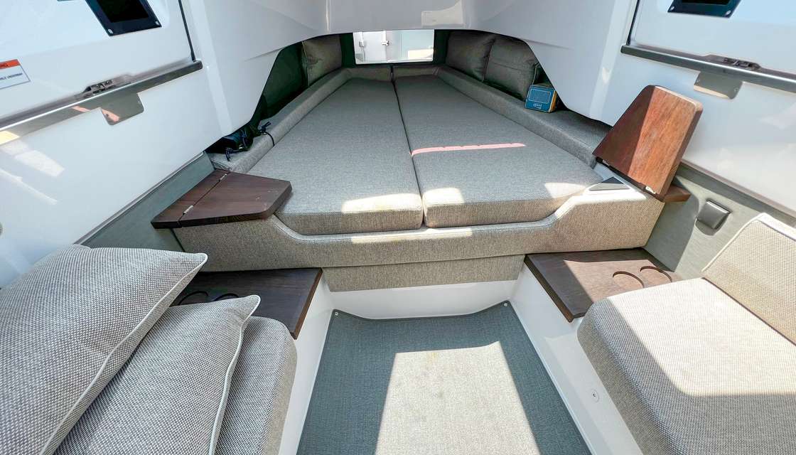 Axopar 37 XC Cross Cabin
