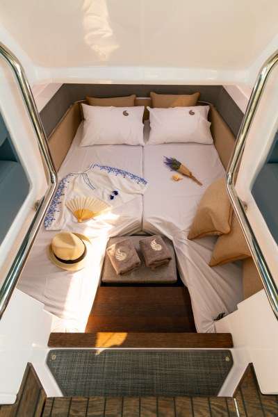 Axopar 37 XC Cross Cabin