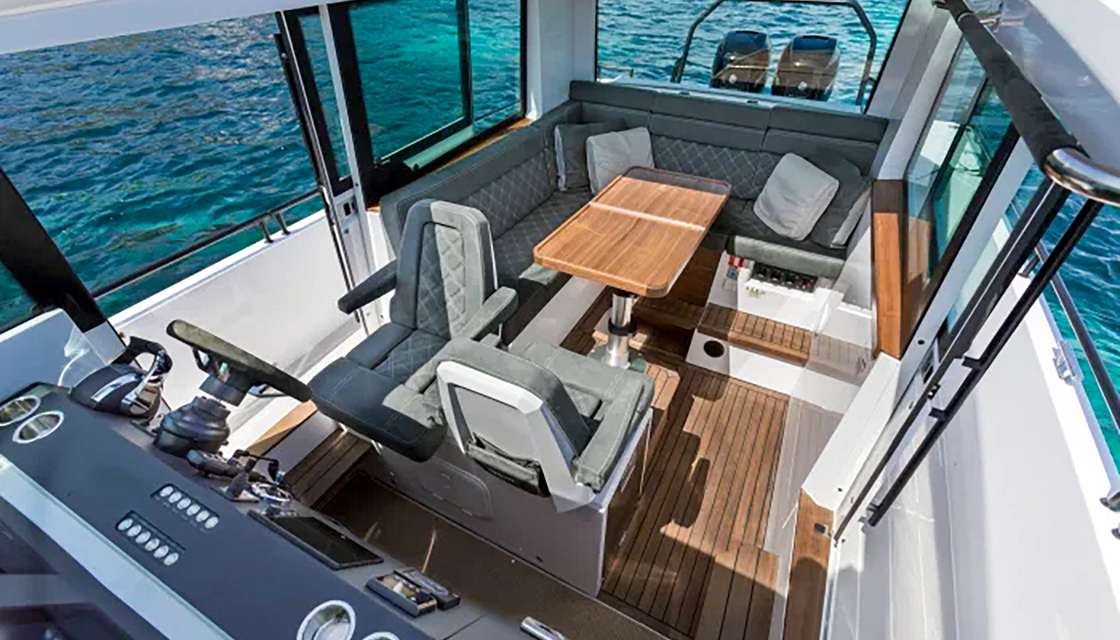 Axopar 37 XC Cross Cabin