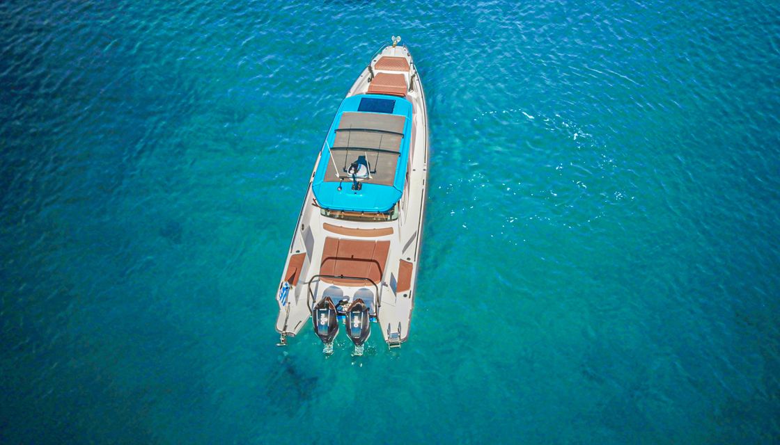 Axopar 37 XC Cross Cabin