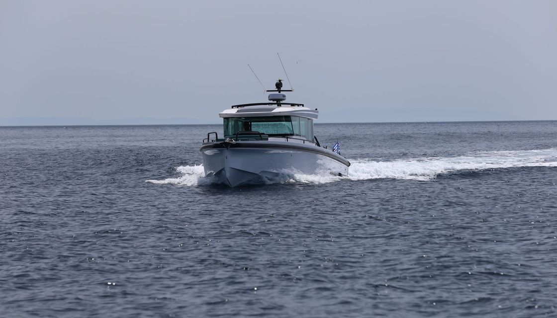 Axopar 37 XC Cross Cabin