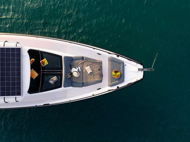 Axopar 37 XC Cross Cabin