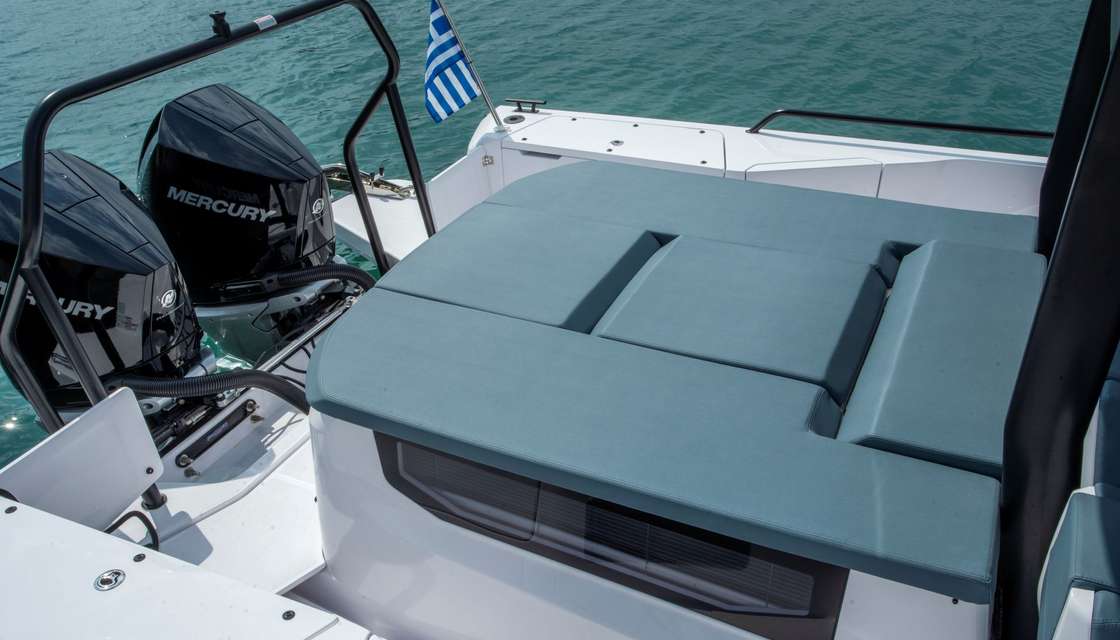 Axopar 37 XC Cross Cabin