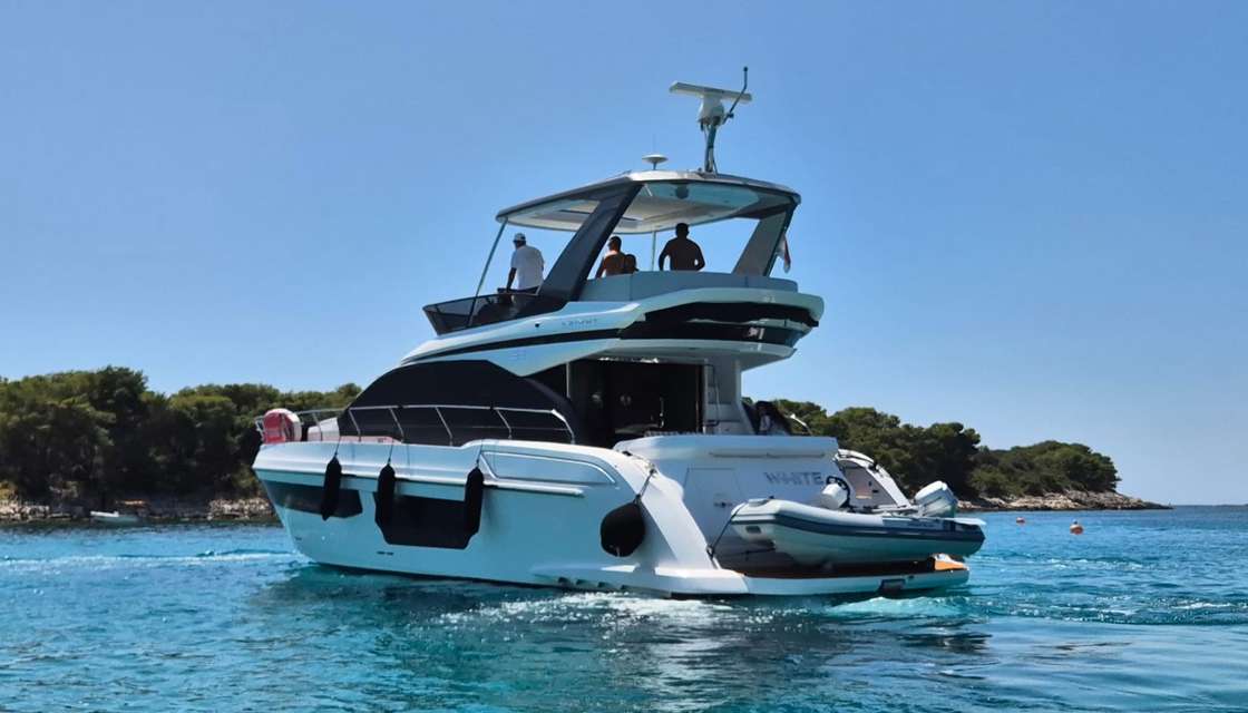 Azimut 53 Fly