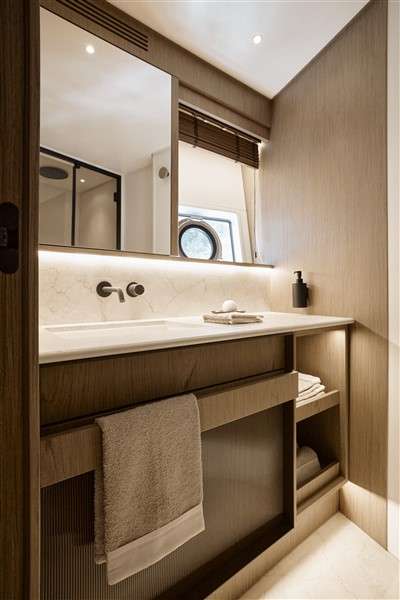 azimut 82 F