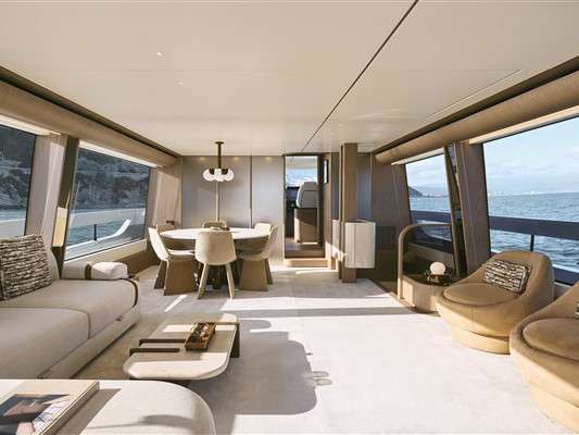 azimut 82 F