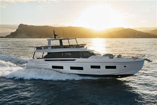 azimut 82 F