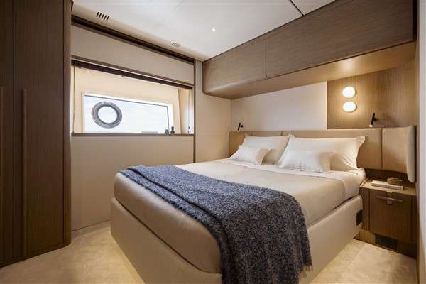 azimut 82 F