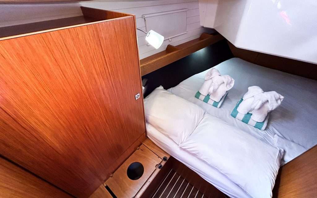 Bavaria 37