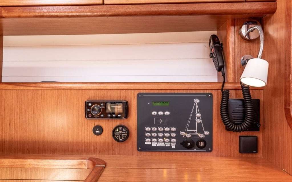 Bavaria 37