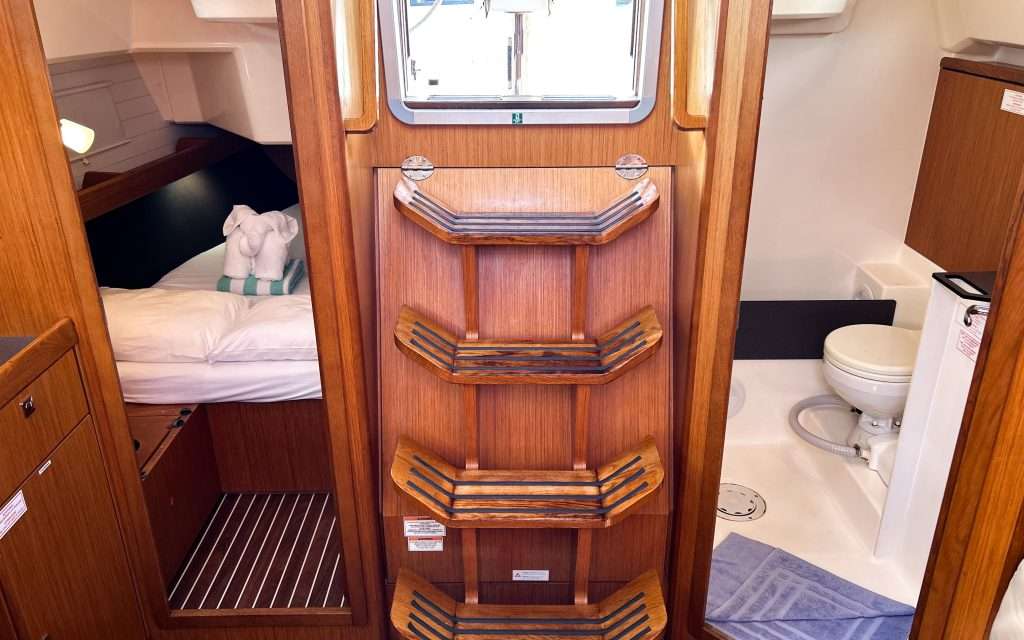 Bavaria 37