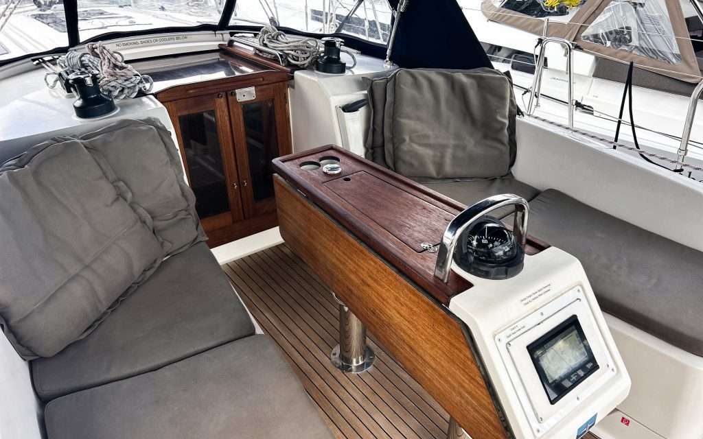 Bavaria 37