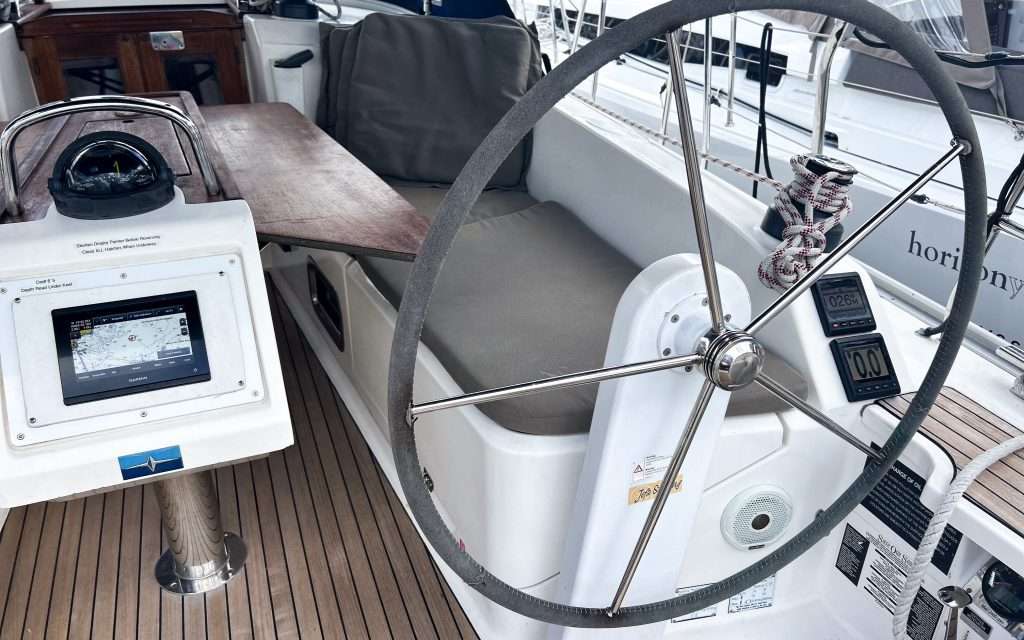 Bavaria 37