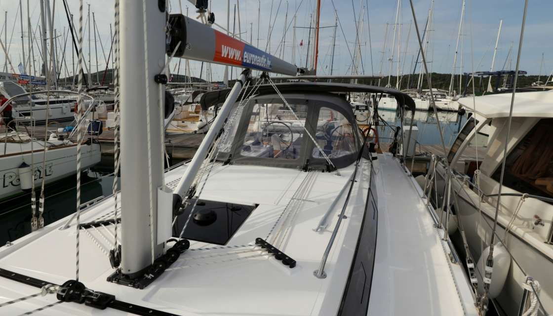Bavaria C38