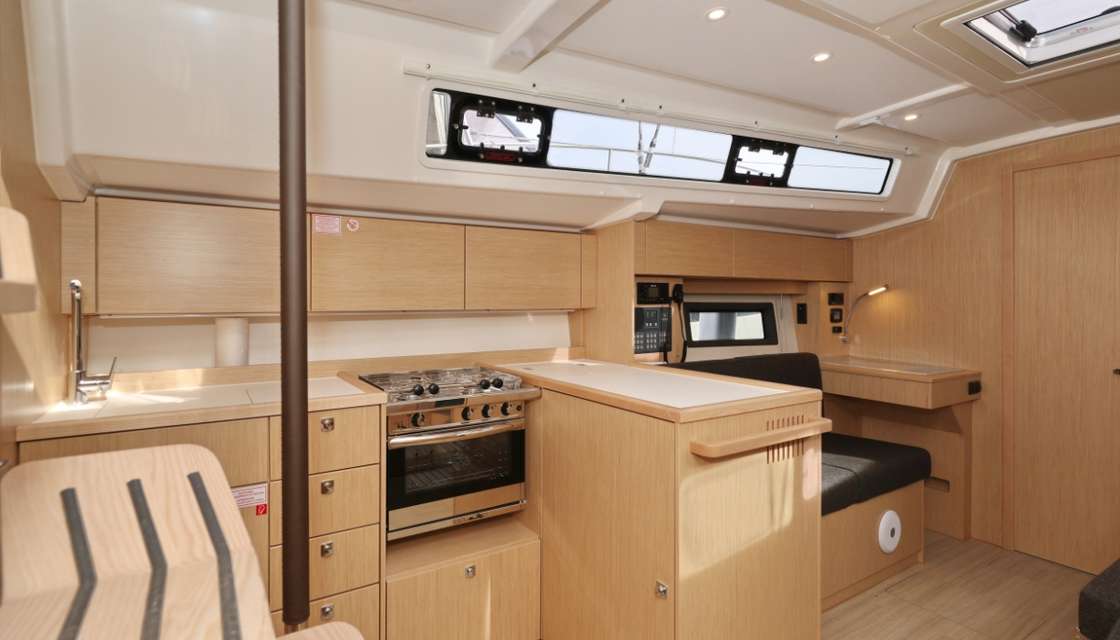 Bavaria C38
