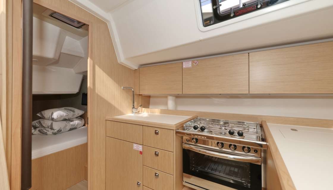 Bavaria C38