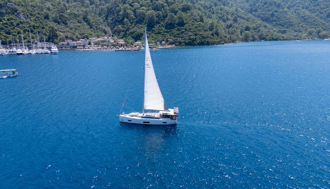 Bavaria C45 Style