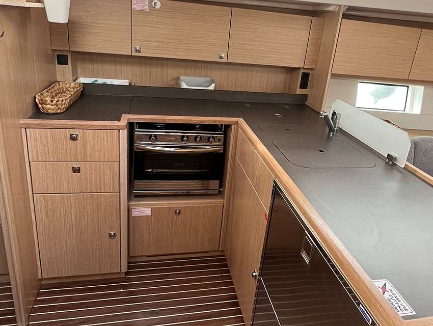 Bavaria C45 Style